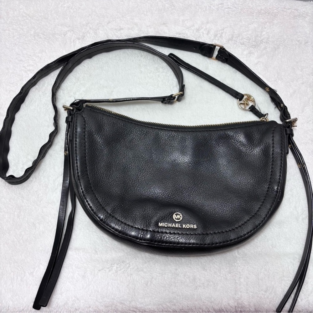 MICHAEL KORS‎ Camden Solid Black Leather Small Messenger Crossbody Bag